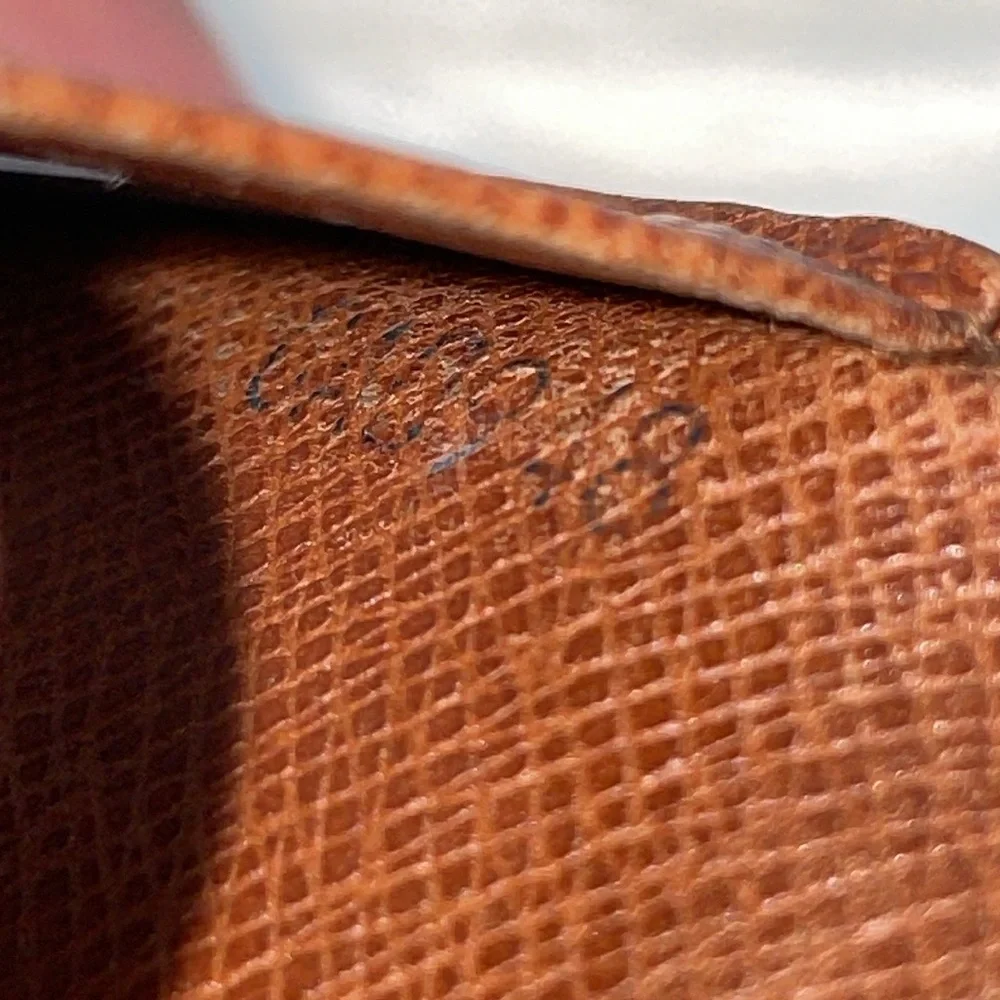 Louis Vuitton Monogram Card Holder - Picture 9 of 9